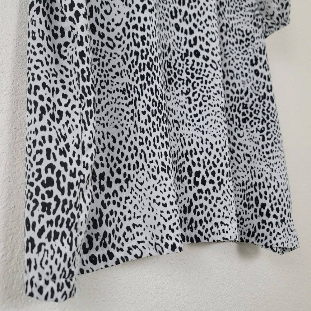 Worthington black and white leopard blouse 🖤 - Picture 9 of 9